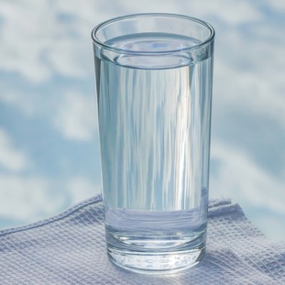 Ne zaboravimo piti vodu, živimo zdravo i od kuće
